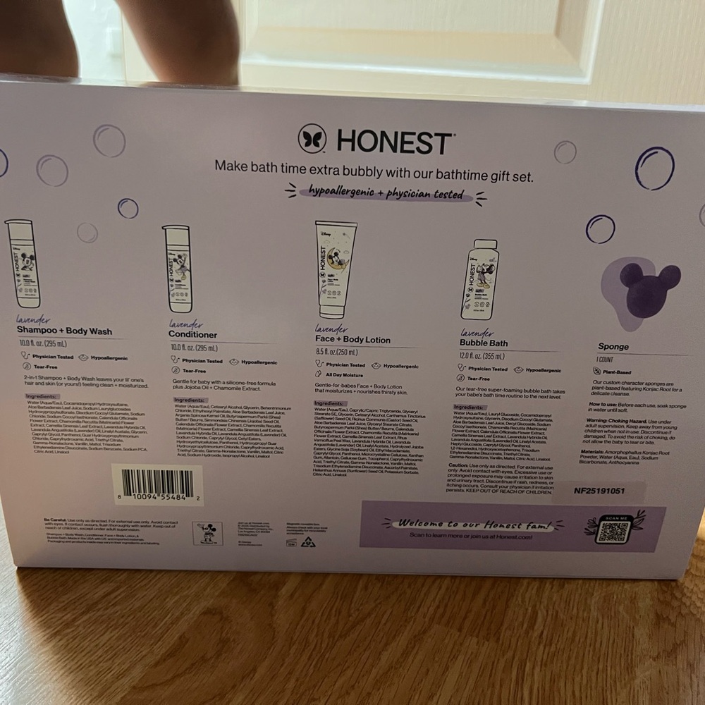 The Honest Company Disney Bathtime Gift Set - Picture 2 of 2
